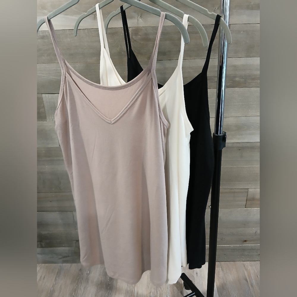 Zenana tunic length cami tanks Size Large